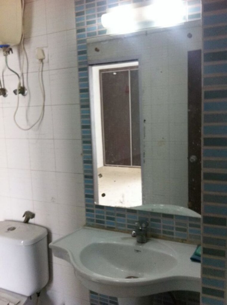 Bathroom, ats-green-village 3.5 Bedroom 1750 Sq.Ft. Apartment In Sector 93a Noida 10590830
