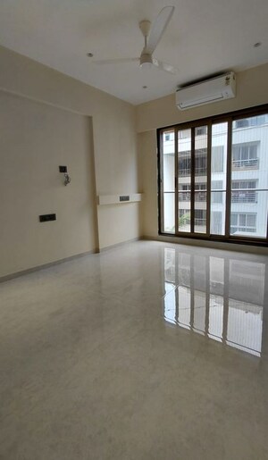 Room in 3 BHK Apartment at Hubtown The Premiere, Andheri West – for Rent
