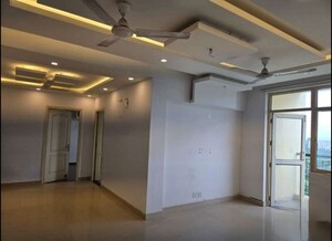 Room in 3 BHK Apartment at Amar Shaheed Path – for Rent