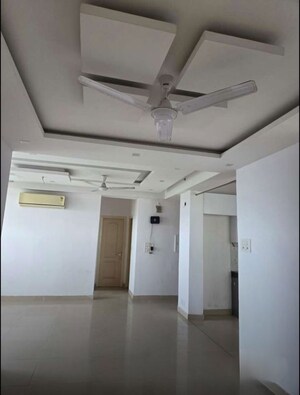 Room in 3 BHK Apartment at Amar Shaheed Path – for Rent
