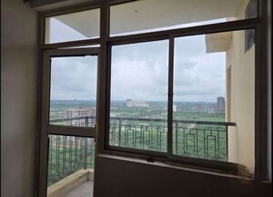 Room in 3 BHK Apartment at Amar Shaheed Path – for Rent