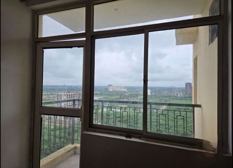 Room, amar shaheed path 3 Bedroom 1900 Sq.Ft. Apartment In Amar Shaheed Path Lucknow 10590844
