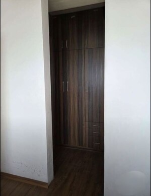 Room in 3 BHK Apartment at Amar Shaheed Path – for Rent