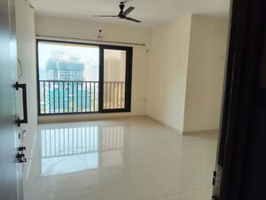 Room in 3 BHK Apartment at Dedhia Estate, Matunga East – for Rent