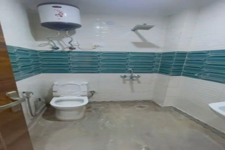 Bathroom, mahavir enclave 2 Bedroom 1240 Sq.Ft. Builder Floor In Mahavir Enclave Delhi 10590862