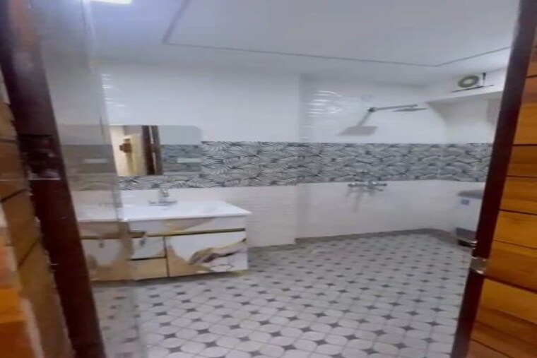 Bathroom, mahavir enclave 2 Bedroom 1240 Sq.Ft. Builder Floor In Mahavir Enclave Delhi 10590862