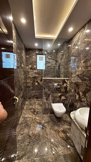 Bathroom in 4 BHK Builder Floor at Dlf Phase ii – for Rent