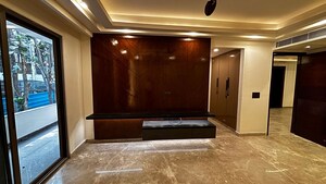 Furnished Amenities in 4 BHK Builder Floor at Dlf Phase ii – for Rent