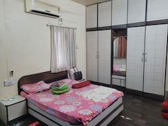 1 BHK + Servant Room Apartment For Rent in Shivajinagar
