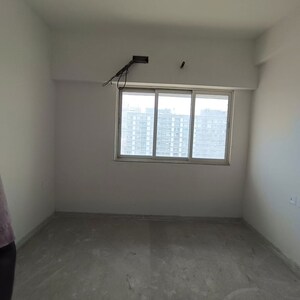 Room in 2 BHK Apartment at Omkar Signet, Malad East – for Rent