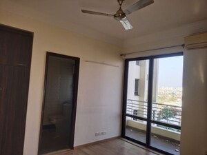 Room in 3 BHK Apartment at Unitech Fresco, Sector 50 – for Rent