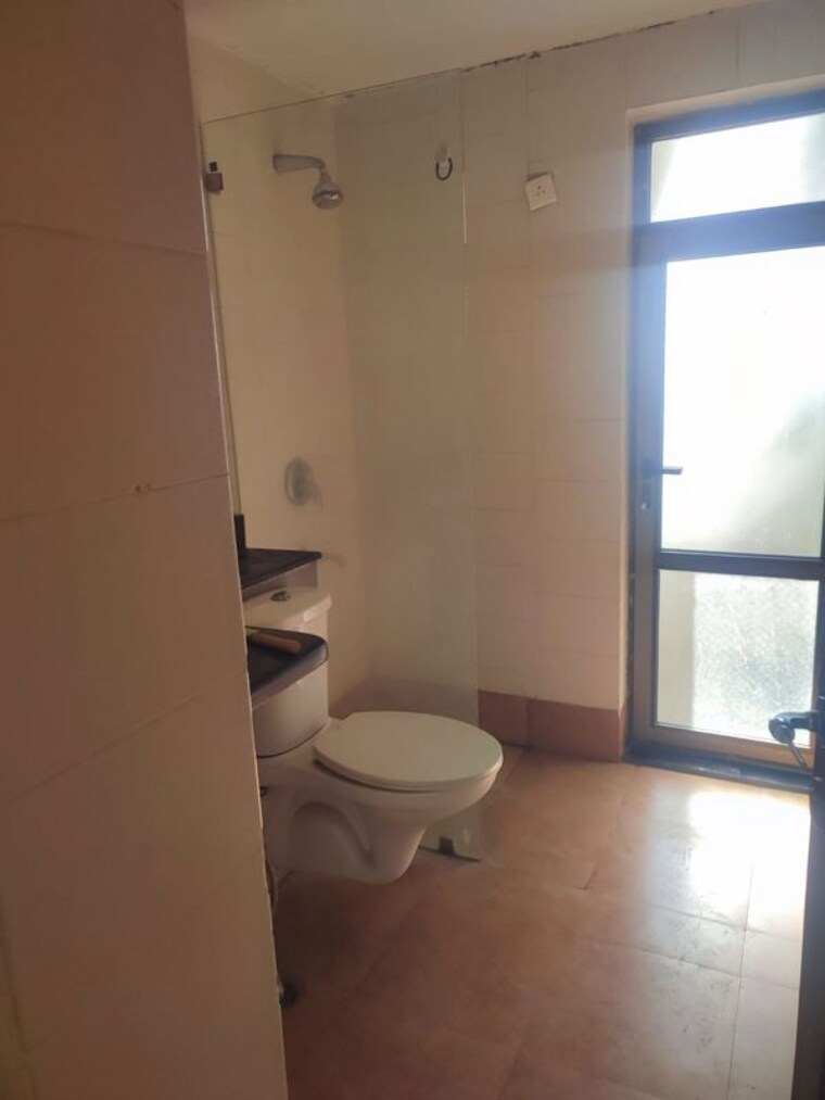 Bathroom, unitech-fresco 3 Bedroom 1336 Sq.Ft. Apartment In Sector 50 Gurgaon 10590920