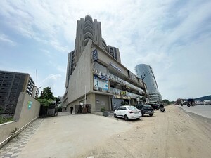  Showroom For Rent in Chandkheda