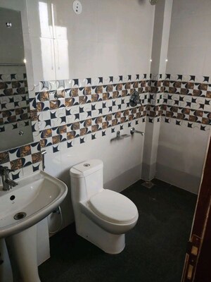 Team Area in 2 BHK Builder Floor at Sector 46 – for Rent