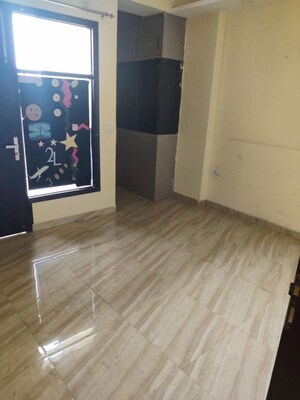 Room in 2 BHK Builder Floor at Sector 46 – for Rent