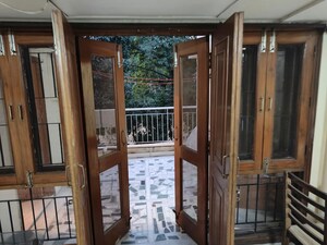 Bedroom in 3 BHK Builder Floor at Alaknanda – for Rent