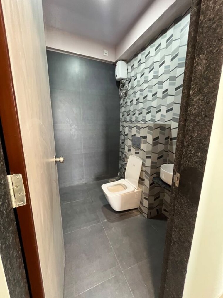 Bathroom, damji-shamji-mahavir-spring-tulip-phase-1 1 Bedroom 575 Sq.Ft. Apartment In Pokhran Road No Two Thane 10590968
