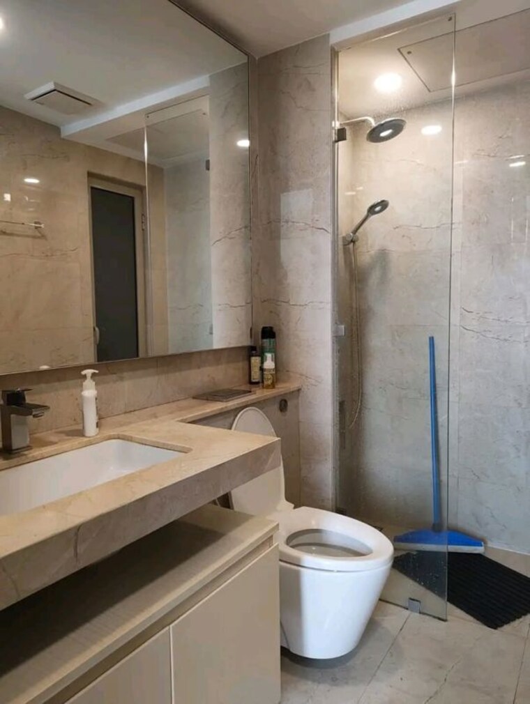Bathroom, hiranandani-atlantis 2 Bedroom 991 Sq.Ft. Apartment In Powai Mumbai 10574923