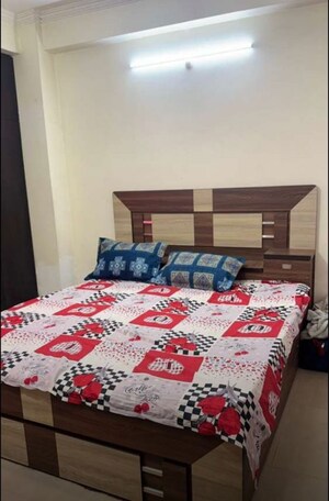 Bedroom in 3 BHK Apartment at Nishatganj Talkatora – for Rent