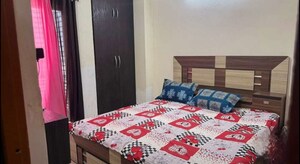 Bedroom in 3 BHK Apartment at Nishatganj Talkatora – for Rent