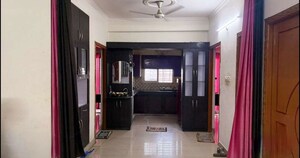 Living Room in 3 BHK Apartment at Nishatganj Talkatora – for Rent