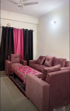 Bedroom in 3 BHK Apartment at Nishatganj Talkatora – for Rent