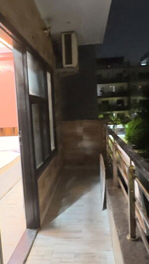 Balcony in 2 BHK Builder Floor at Sector 43 – for Rent