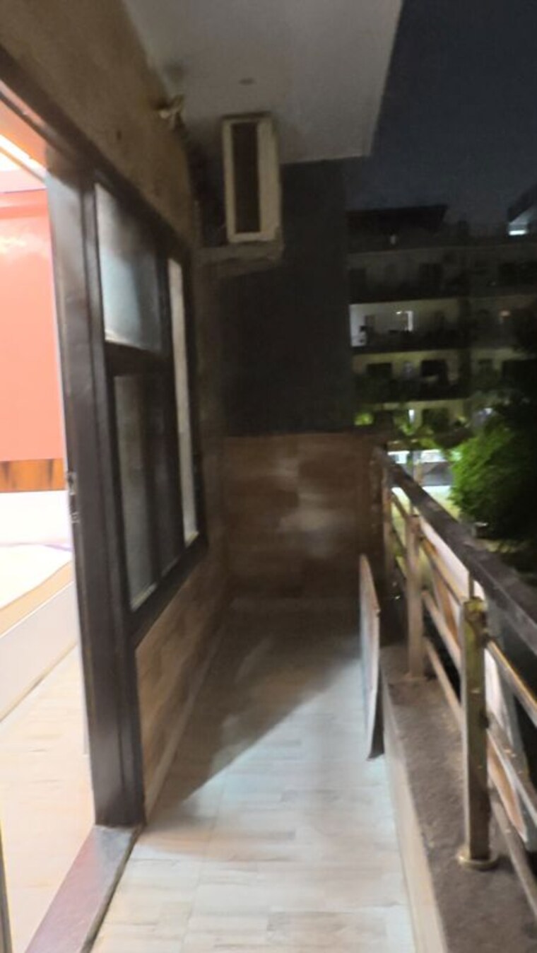 Balcony, sector 43 2 Bedroom 178 Sq.Yd. Builder Floor In Sector 43 Gurgaon 10590990