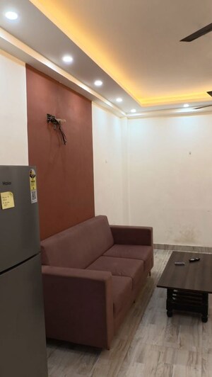 Living Room in 2 BHK Builder Floor at Sector 43 – for Rent