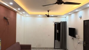 Room in 2 BHK Builder Floor at Sector 43 – for Rent