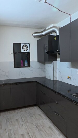 Kitchen in 2 BHK Builder Floor at Sector 43 – for Rent