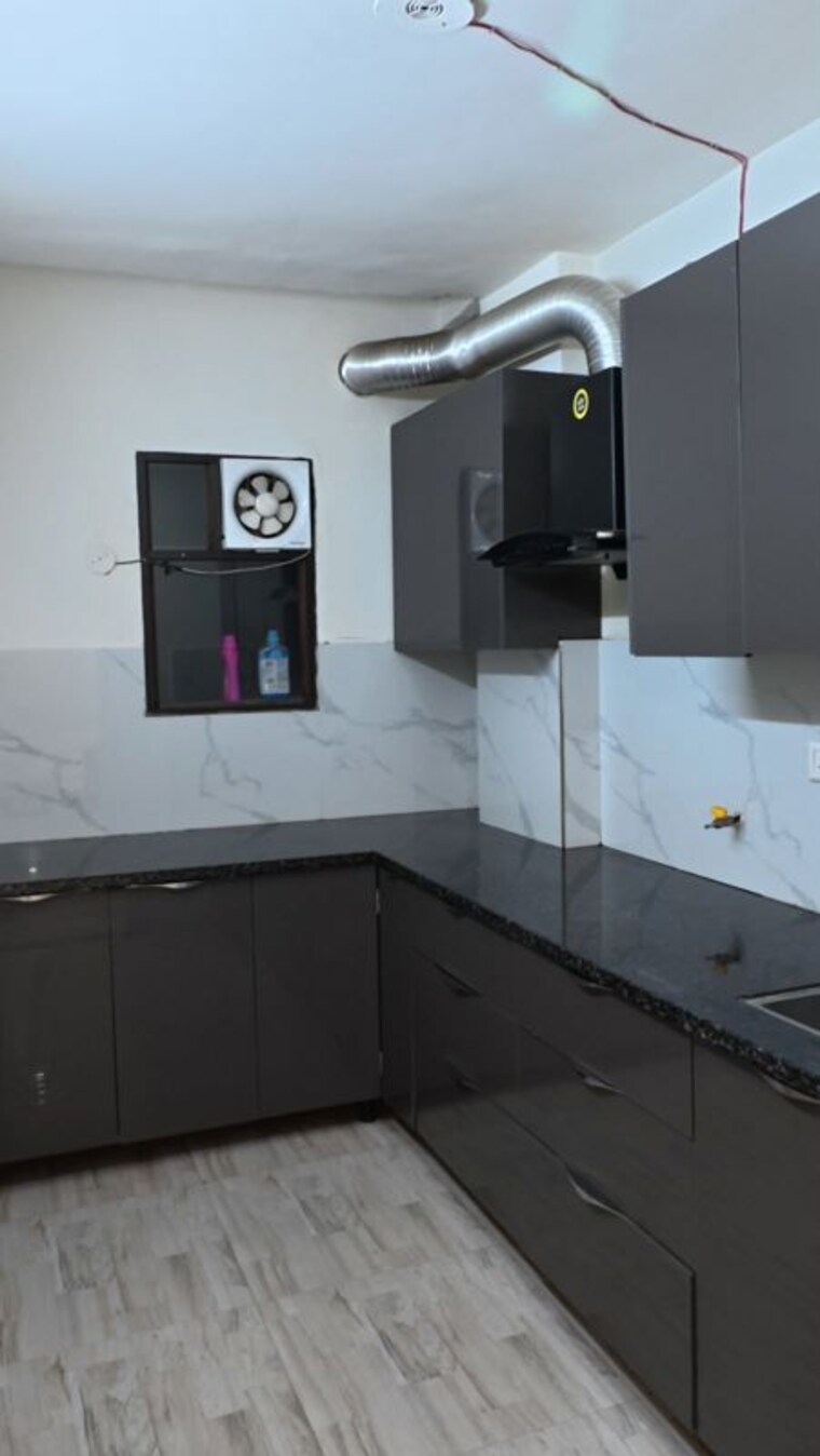 Kitchen, sector 43 2 Bedroom 178 Sq.Yd. Builder Floor In Sector 43 Gurgaon 10590990