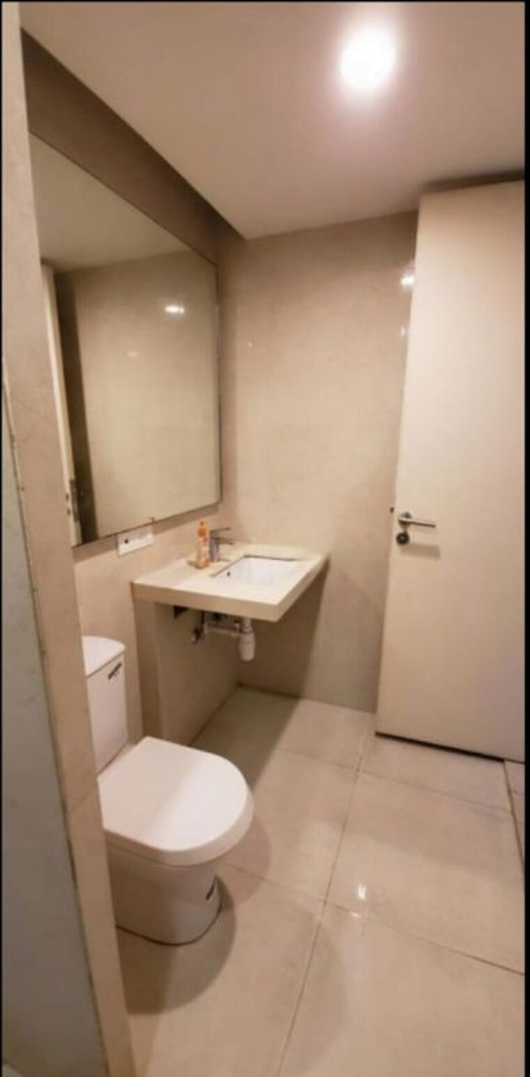 Bathroom, rosa-manhattan 3 Bedroom 1600 Sq.Ft. Apartment In Ghodbunder Road Thane 10591012