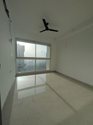 Room in 4 BHK Apartment at Aurum Q Residences, Ghansoli – for Sale