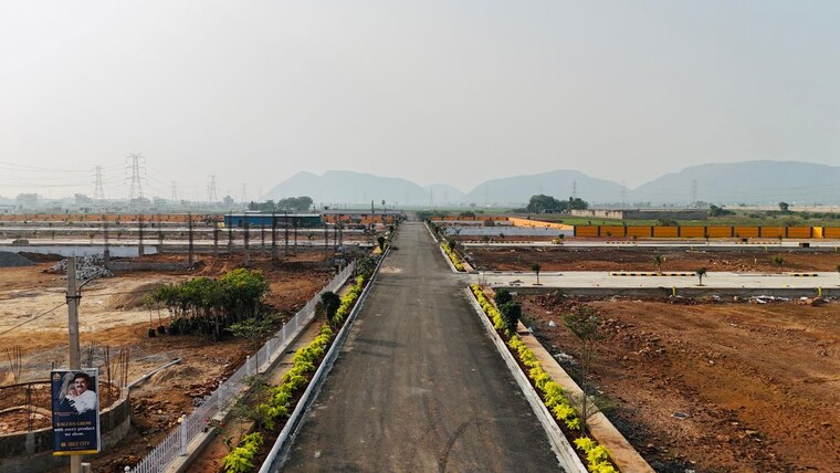 Garden, sri-sai-pragathi-heights  207 Sq.Yd. Plot In Gosala Vijayawada 10591043