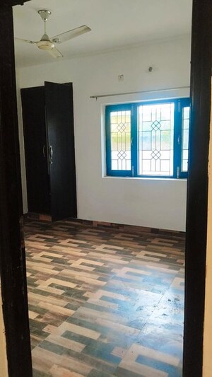 Room in  Office Space at Shimla Bypass Road – for Rent