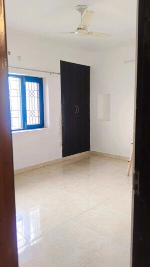 Room in  Office Space at Shimla Bypass Road – for Rent