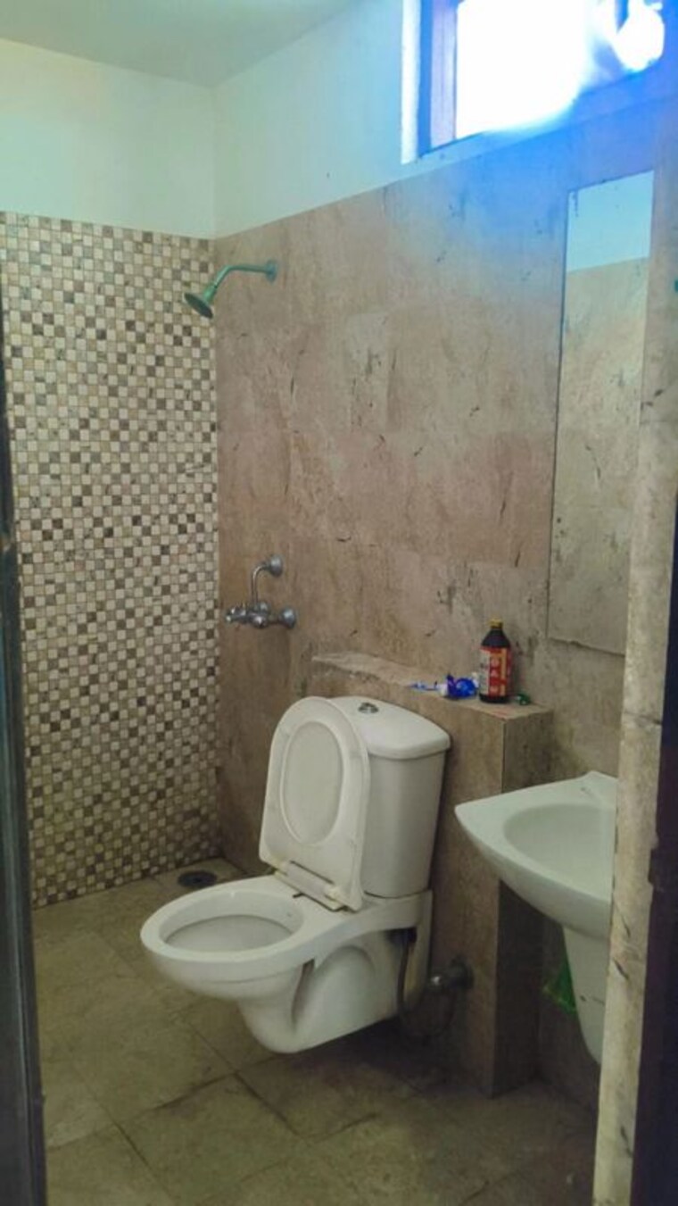 Bathroom, shimla bypass road Commercial Office Space 3500 Sq.Ft. In Shimla Bypass Road Dehradun 10591061