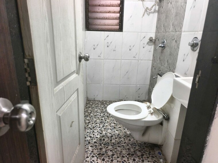 Bathroom, swaraj-bella-vista 2 Bedroom 600 Sq.Ft. Apartment In Ghansoli Navi Mumbai 10591052