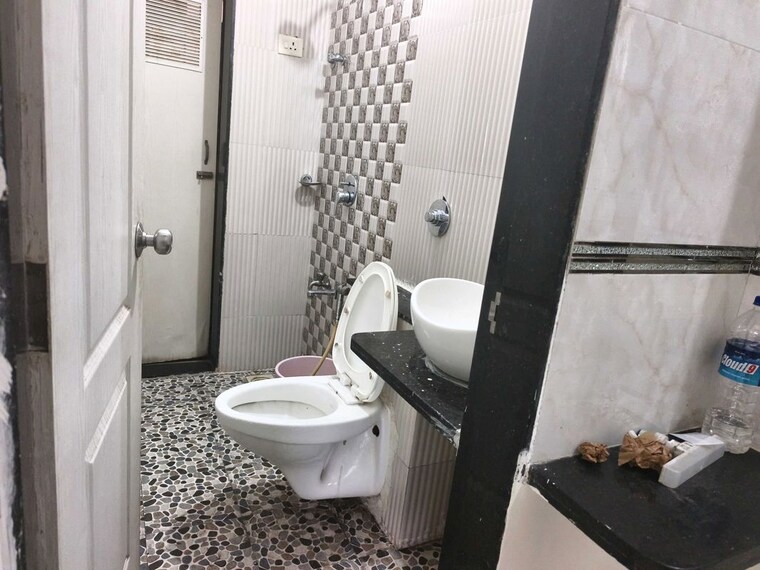 Bathroom, swaraj-bella-vista 2 Bedroom 600 Sq.Ft. Apartment In Ghansoli Navi Mumbai 10591052