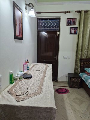 Living Room in 2 BHK Builder Floor at Sector 43 – for Rent