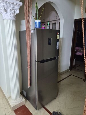 Building Lobby in 2 BHK Builder Floor at Sector 43 – for Rent