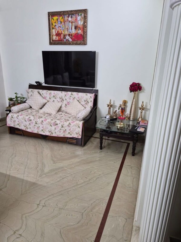 Bedroom, sector 43 2 Bedroom 200 Sq.Yd. Builder Floor In Sector 43 Gurgaon 10591059