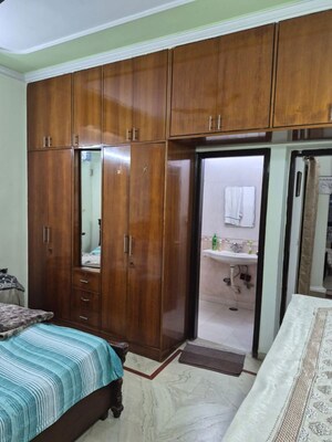 Bedroom in 2 BHK Builder Floor at Sector 43 – for Rent