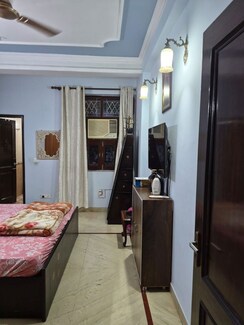 2 BHK Builder Floor For Rent in Sector 43