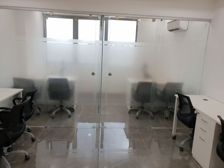 Team Area, emaar-emerald-plaza Commercial Office Space 641 Sq.Ft. In Sector 65 Gurgaon 10591067