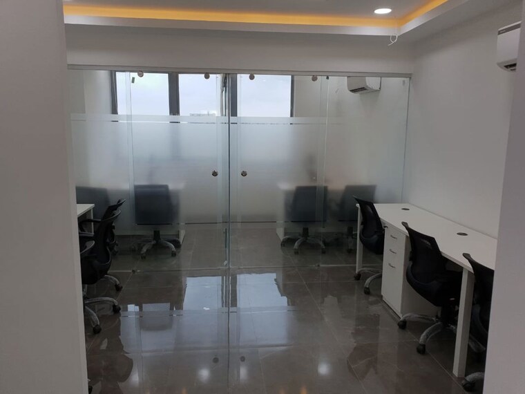 Team Area, emaar-emerald-plaza Commercial Office Space 641 Sq.Ft. In Sector 65 Gurgaon 10591067