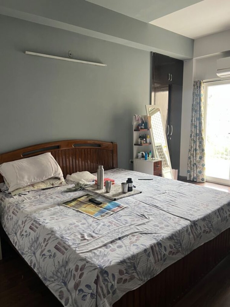 Bedroom, sector 30 1.5 Bedroom 300 Sq.Mt. Villa In Sector 30 Noida 10591073