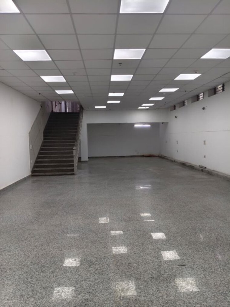  Parking, sector 63 Commercial Office Space 1500 Sq.Ft. In Sector 63 Noida 10591029