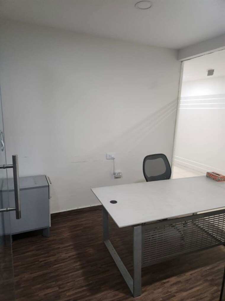 Bathroom, emaar-emerald-plaza Commercial Office Space 671 Sq.Ft. In Sector 65 Gurgaon 10591083